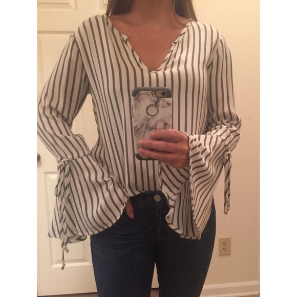 Anthropologie Cloth & Stone Bell Sleeve Blouse - Picture 3 of 6